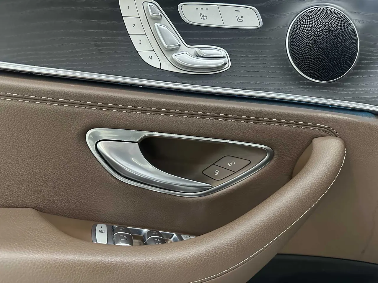 Mercedes Benz E-Class 2020 E 300 L 2.0T Sports Fashion Automatic Gear 17