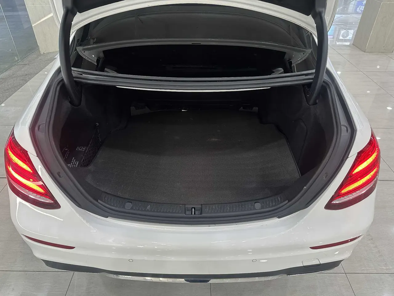 Mercedes Benz E-Class 2020 E 300 L 2.0T Sports Fashion Automatic Gear 18