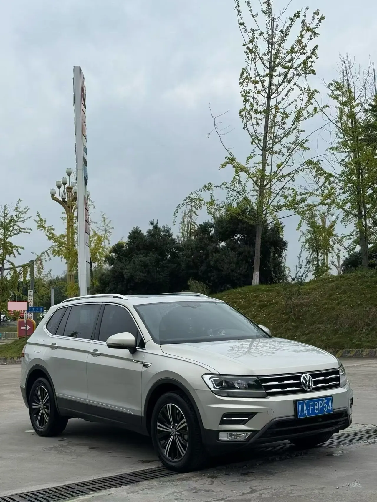 Volkswagen 2020 Tiguan L 2.0TSI 330TSI Two-Drive Panoramic Comfort Edition Automatic Gear 3