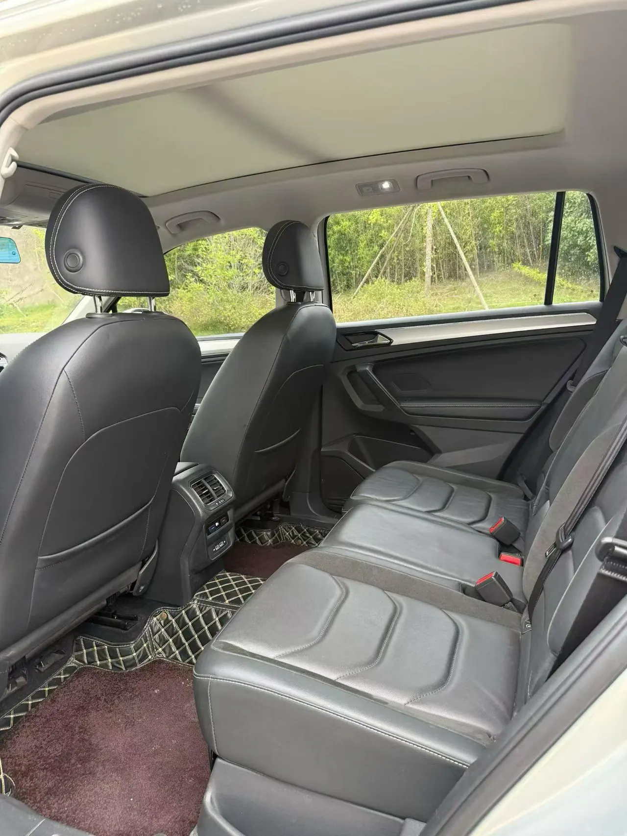 Volkswagen 2020 Tiguan L 2.0TSI 330TSI Two-Drive Panoramic Comfort Edition Automatic Gear 8