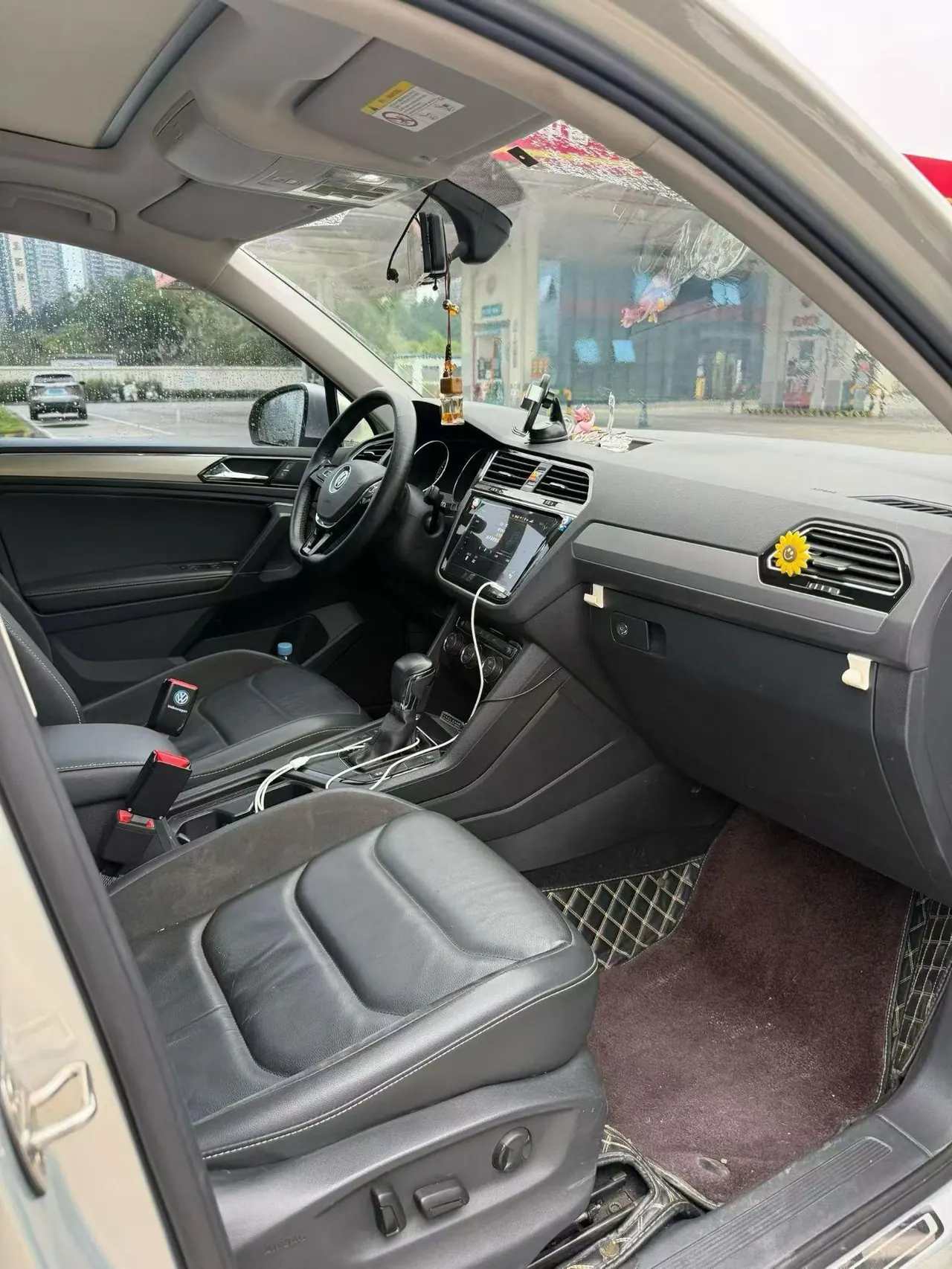 Volkswagen 2020 Tiguan L 2.0TSI 330TSI Two-Drive Panoramic Comfort Edition Automatic Gear 9