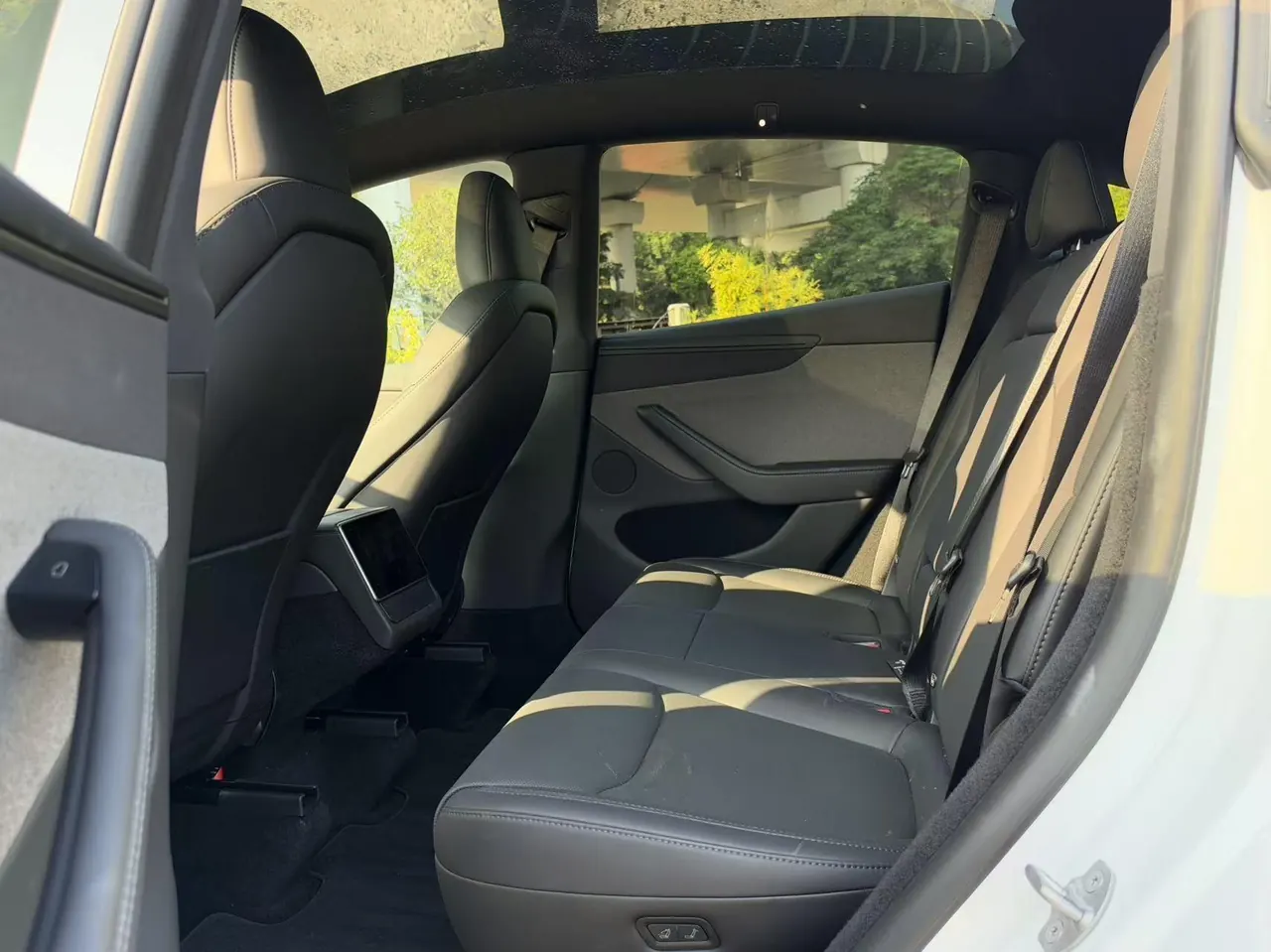 Tesla 2026 Model Y Long Range Rear-Wheel-Drive Automatic 6