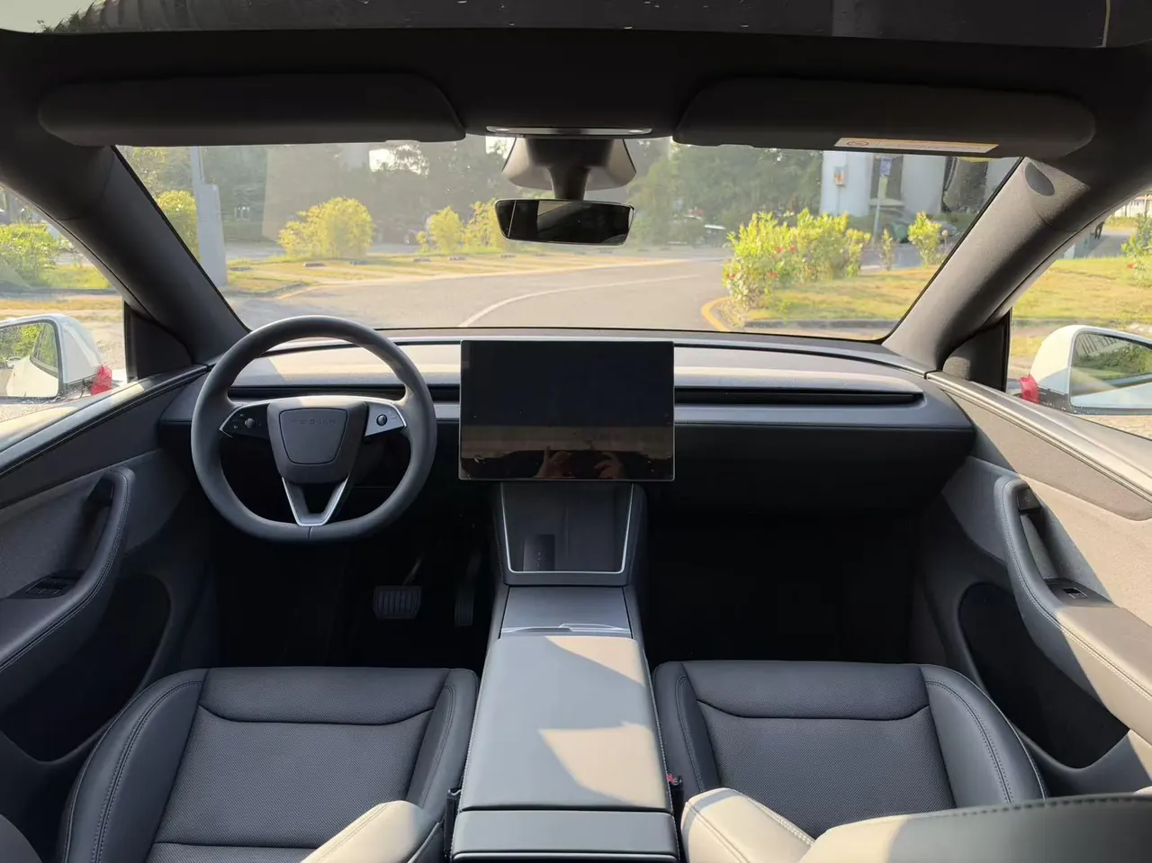 Tesla 2026 Model Y Long Range Rear-Wheel-Drive Automatic 7