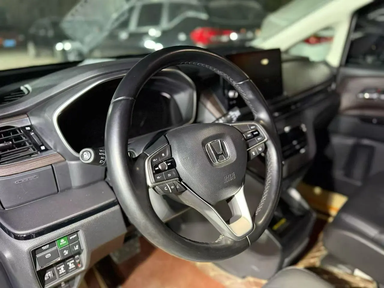 Honda 2024 Odyssey Hybrid 2.0 Stepless Sharp and Glory Edition Automatic Gear 4