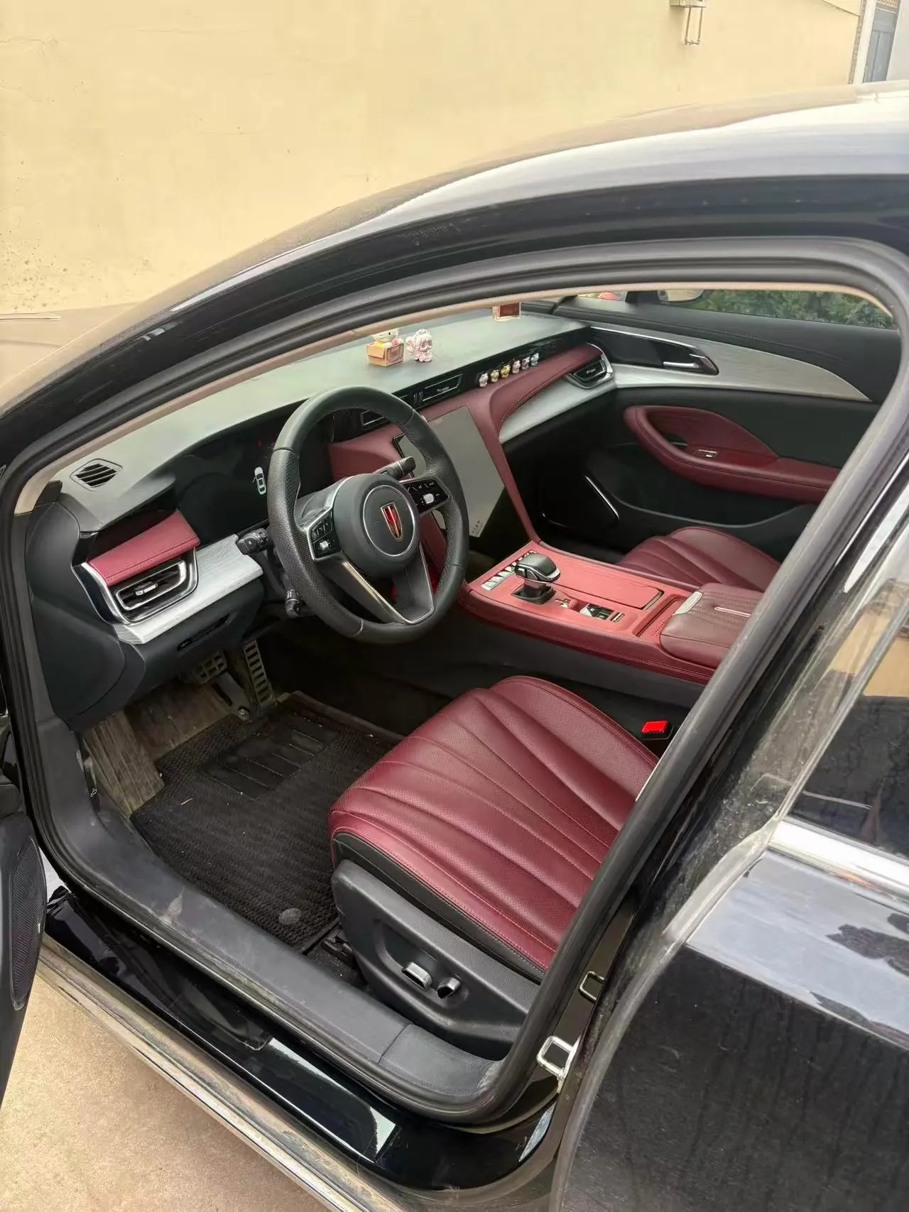 HongQi 2024 H5 2.0T Zhilian Qi Chang Edition Automatic Gear 4