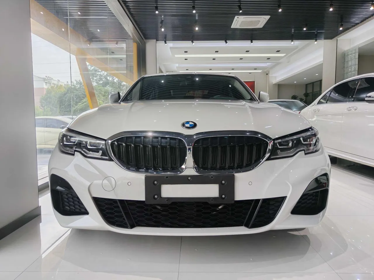 BMW 3 Series 2021 325i 2.0T M Sports Suit Automatic Gear 2