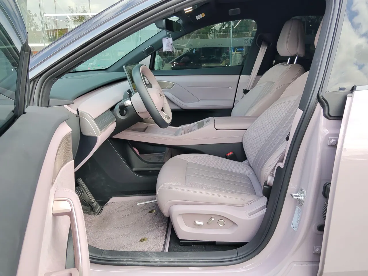 ONVO 2024 L60 60kwh rear drive version automatic gear 9