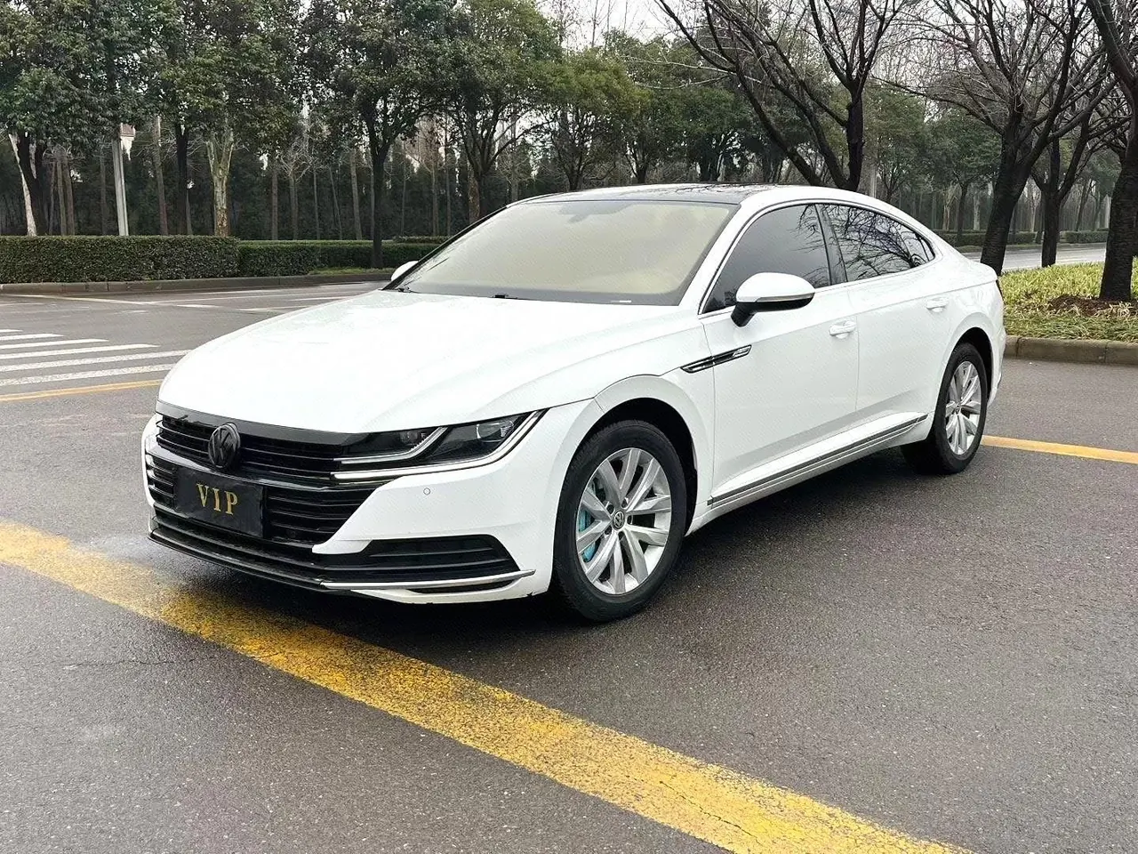 Volkswagen 2020 CC 2.0TSI 330TSI Huayan Edition Automatic Gear - View 1