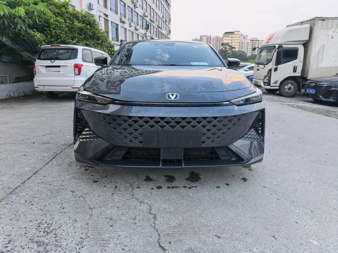 ChangAn 2024 UNI-V 1.5T Prestige Automatic 2
