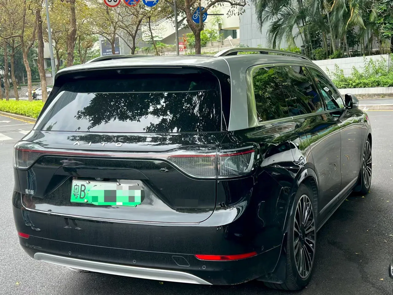 AITO 2024 AITO M9 extended range Ultra version 52kWh5 seat version automatic gear 5