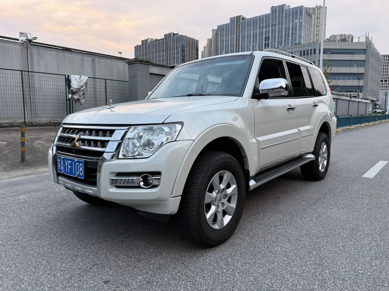 Mitsubishi Pajero (Imported) 2020 Pajero 3.0 Standard Automatic Gear - View 1