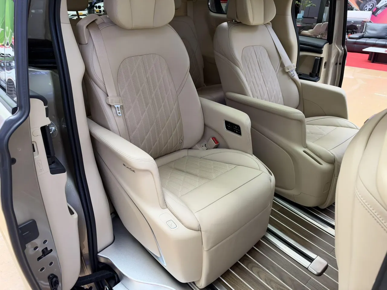 Buick 2023 GL8 ES Lu Zun 48V 2.0T 653T Smart Flagship Automatic Gear 7