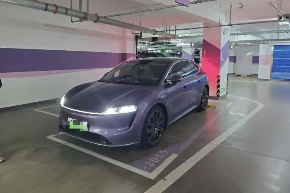 Intellectual 2024 R 7 736km UItra automatic gear - View 1