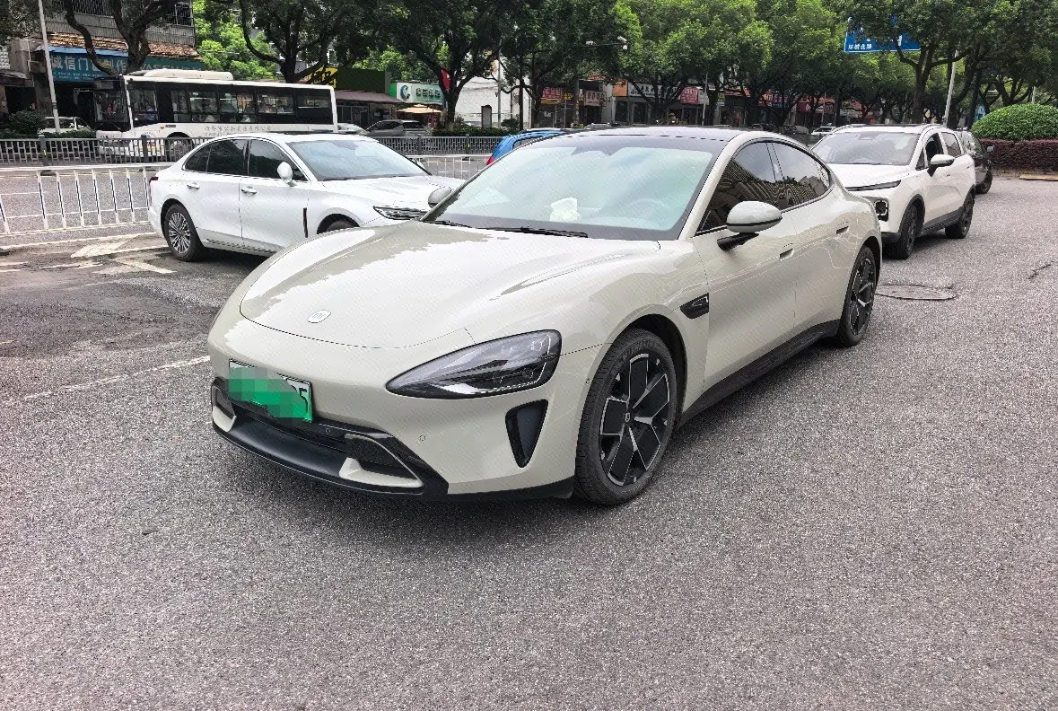 MI 2024 SU 7 700km Rear Drive Long Endurance Smart Driving Edition Automatic Gear - View 1