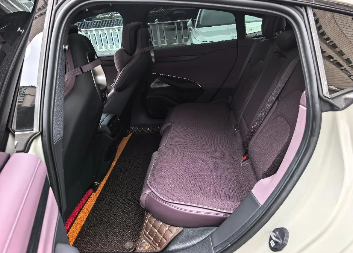 MI 2024 SU 7 700km Rear Drive Long Endurance Smart Driving Edition Automatic Gear 4