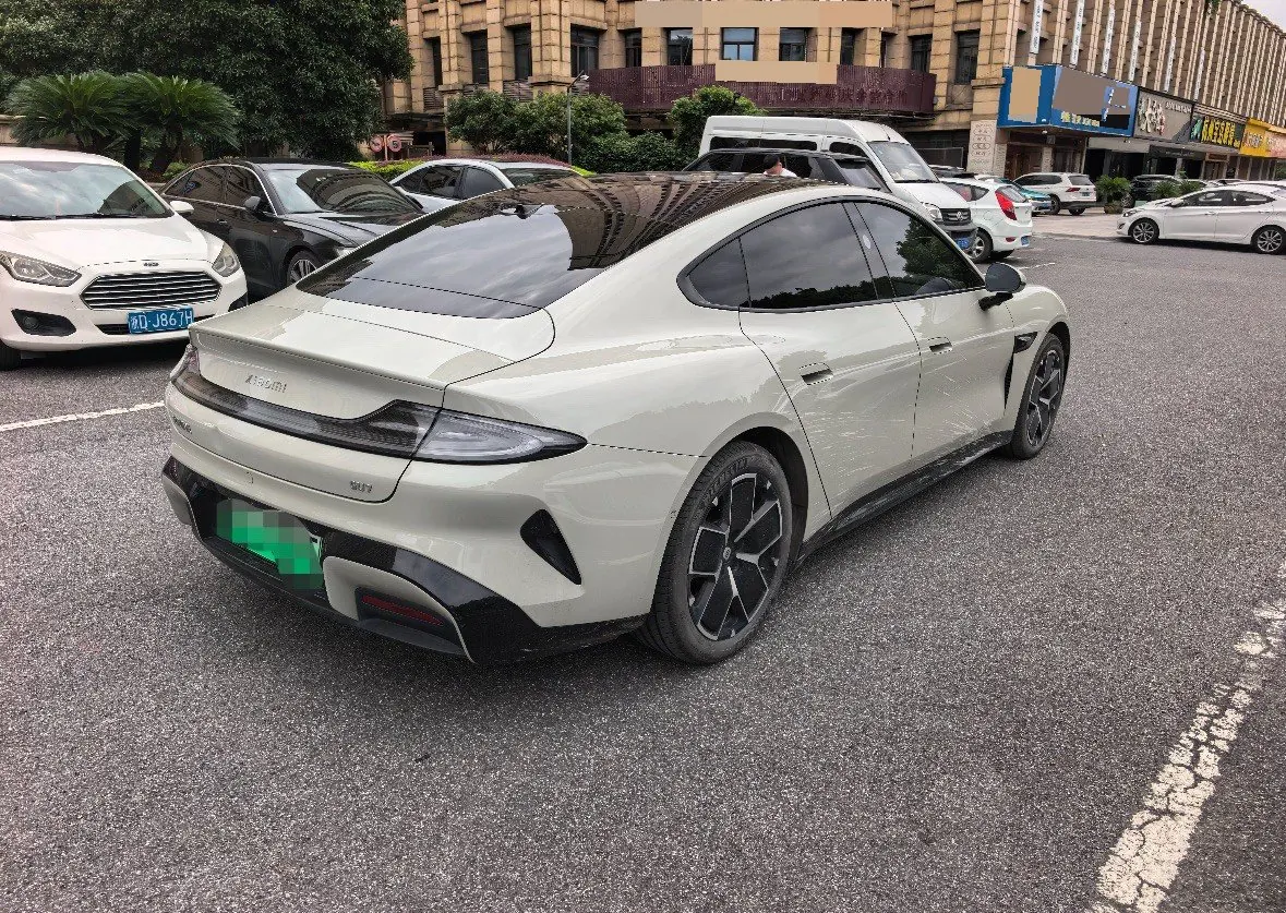 MI 2024 SU 7 700km Rear Drive Long Endurance Smart Driving Edition Automatic Gear 5