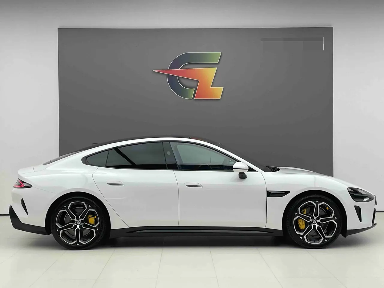MI 2024 SU 7 700km Rear Drive Long Endurance Smart Driving Edition Automatic Gear 5