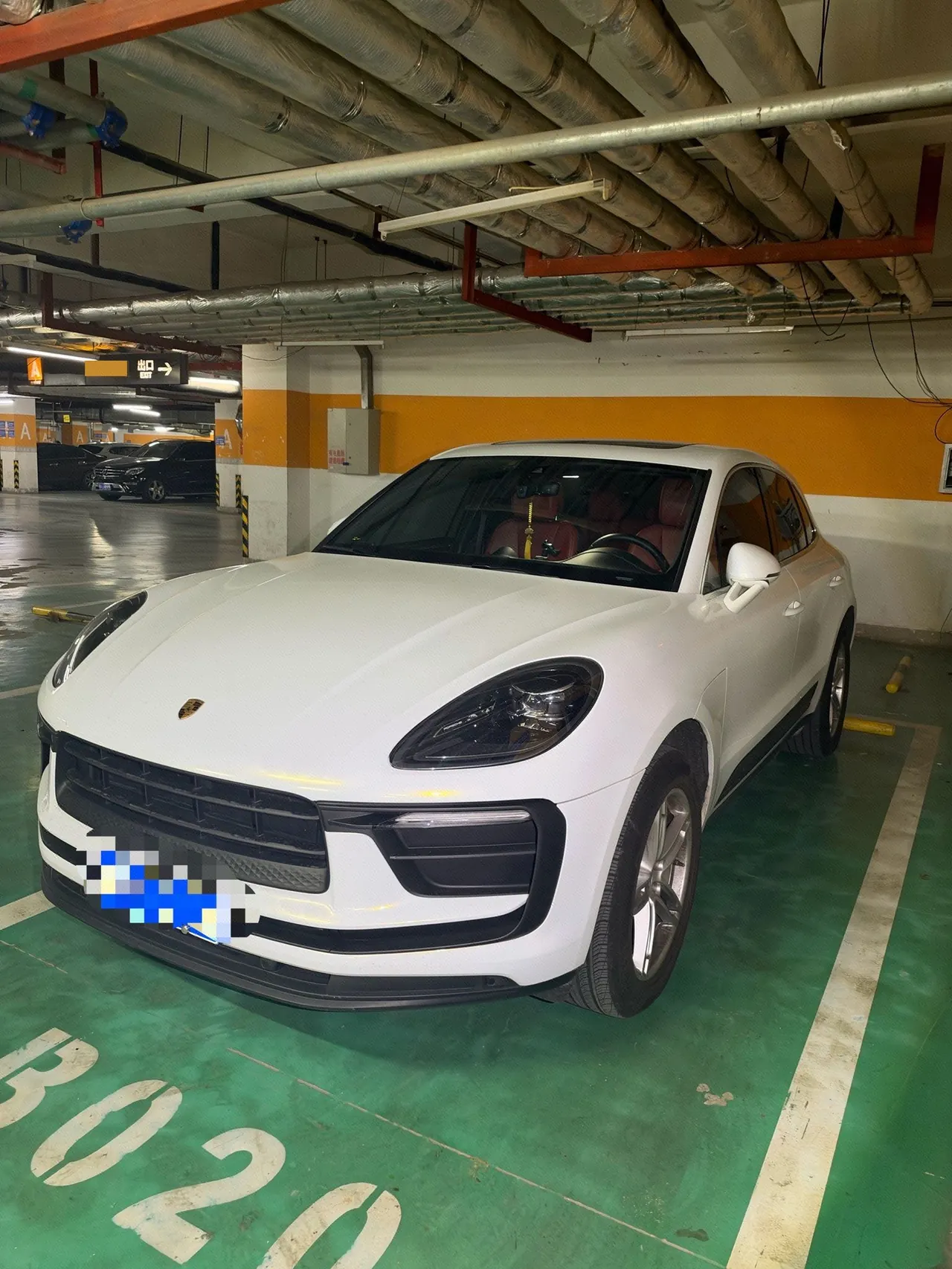 Porsche Macan (Imported) 2024 Macan 2.0T Automatic Gear - View 1