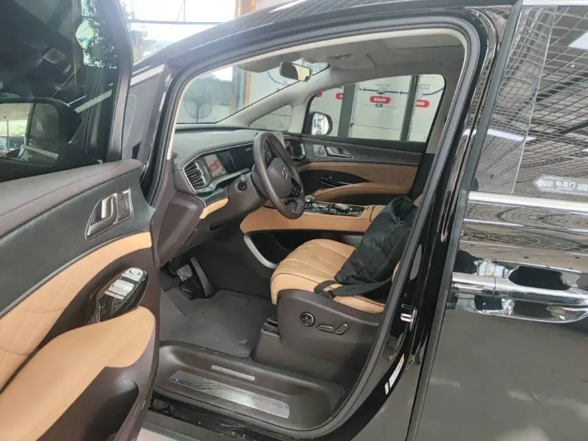 Denza 2024 Denza D9 DM-i 1.5T stepless 980 four-wheel drive distinguished automatic gear 3