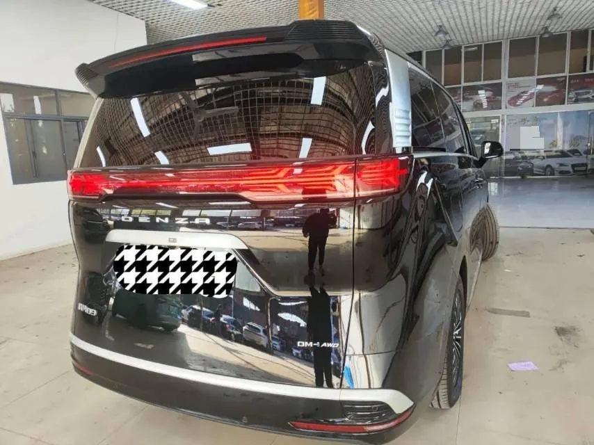 Denza 2024 Denza D9 DM-i 1.5T stepless 980 four-wheel drive distinguished automatic gear 6