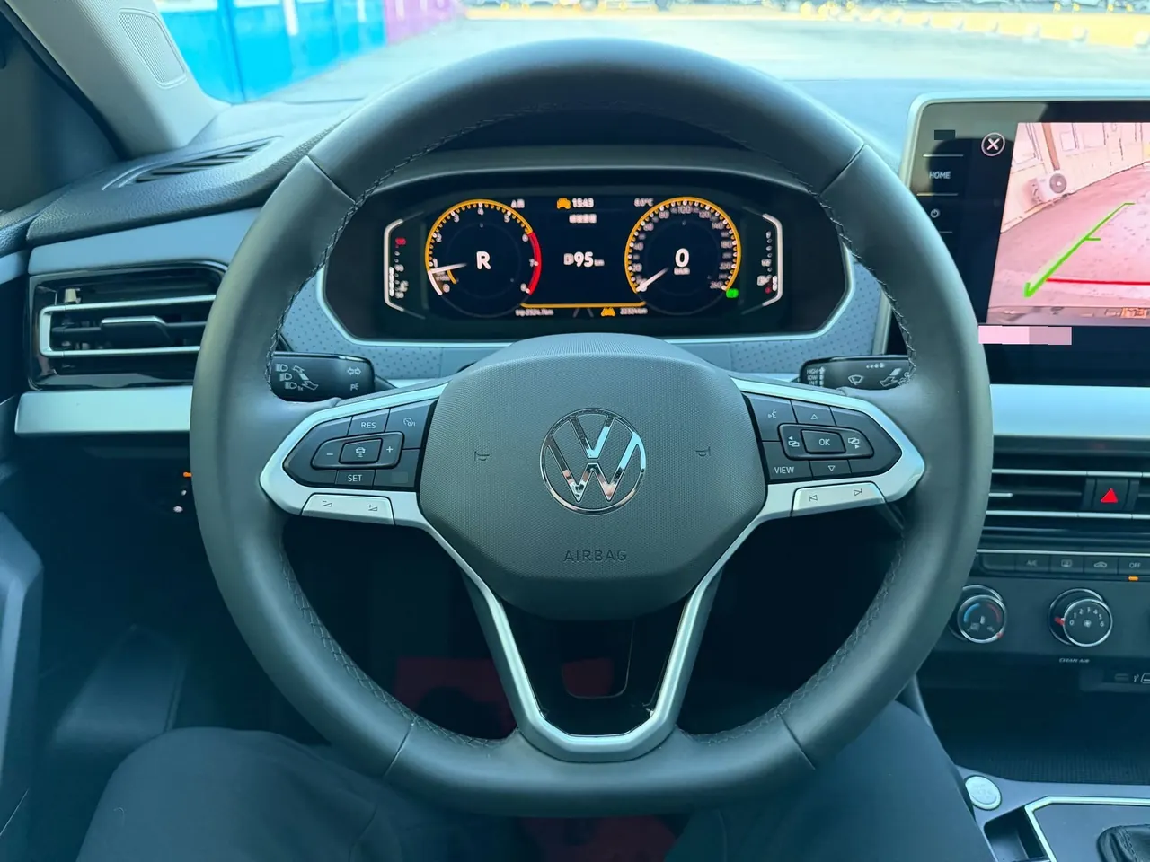 Volkswagen 2024 LaVida 1.5 5 Million Edition Automatic 13
