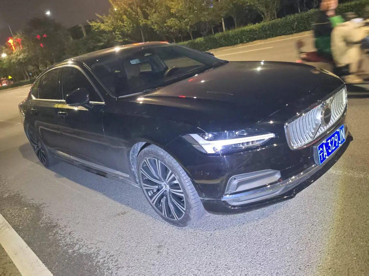 Volvo 2024 S90 48V 2.0T B5 Zhiyuan Deluxe Edition Automatic Gear 6