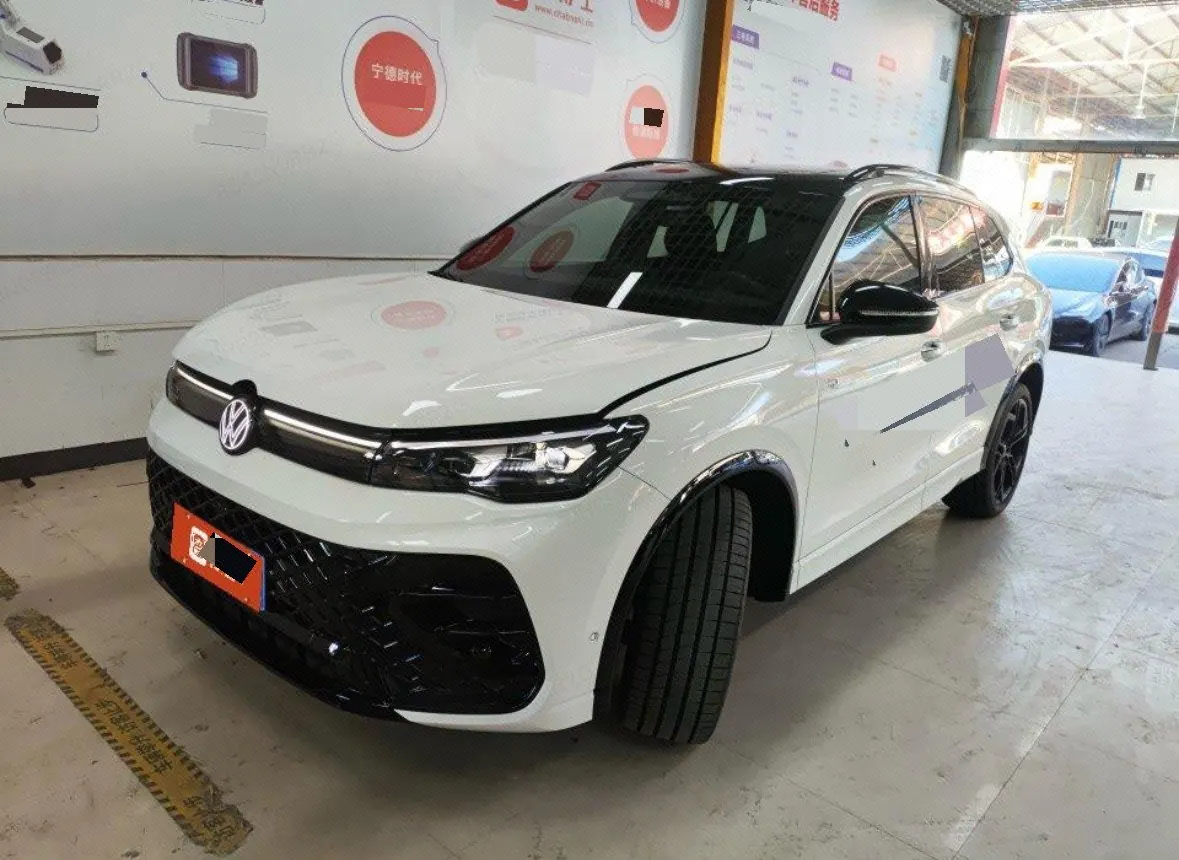 Volkswagen 2026 Tiguan L PRO 2.0TSI 380TSI Four-wheel Drive R-Line Smart Edition Automatic Gear - View 1