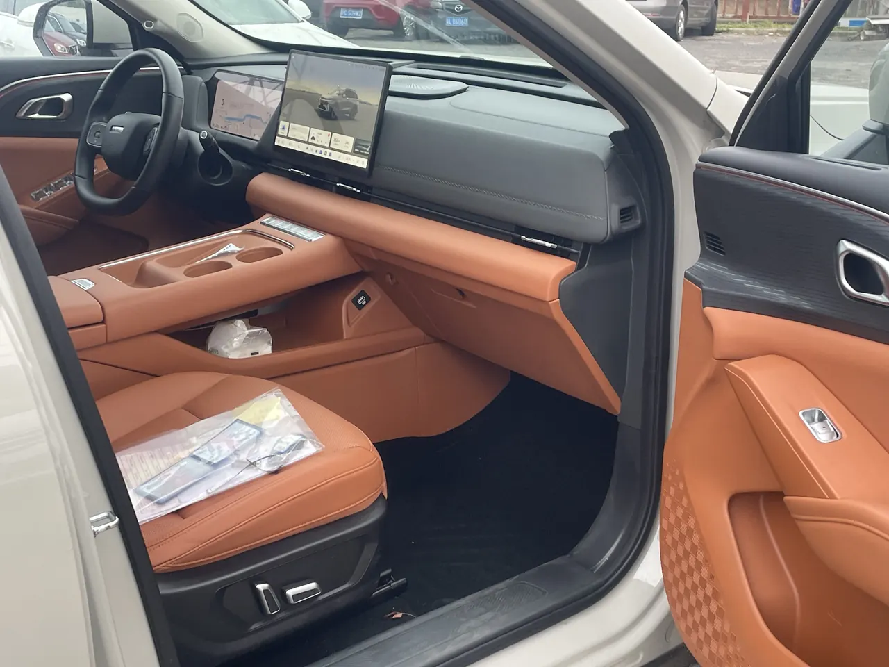 Haval 2025 Xiaolong MAX 1.5 Hi 4 165 Ultra Smart Driving Edition Automatic Gear 5