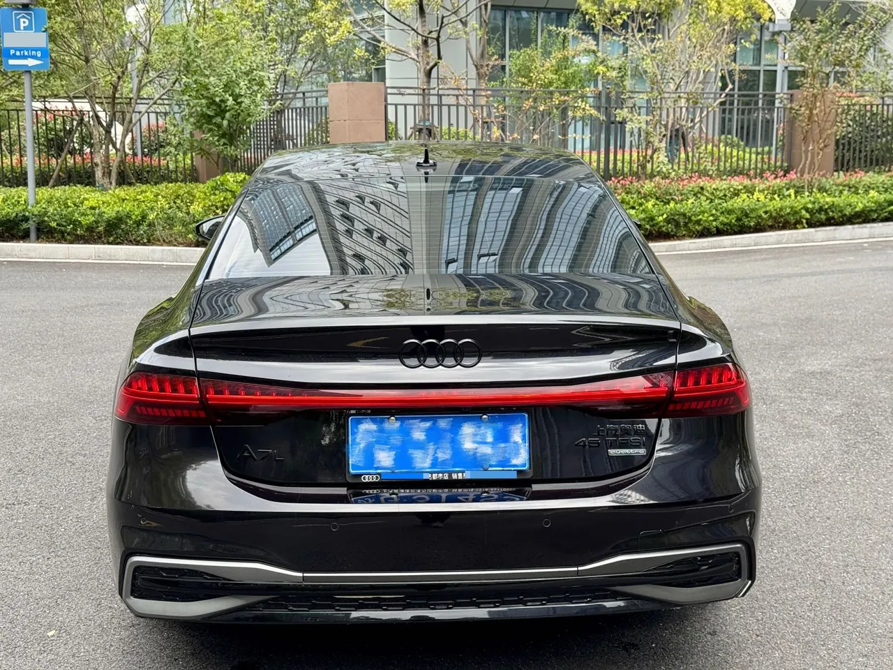 Audi 2025 A7L 2.0TFSI 45TFSI Quattro Black Samurai Edition Automatic Gear 6