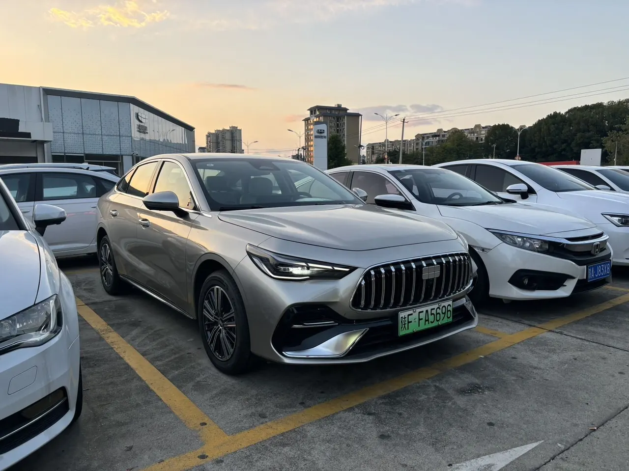 Geely Galaxy 2025 xingyao 6 EM-i 1.5 125km exploration version automatic gear 3