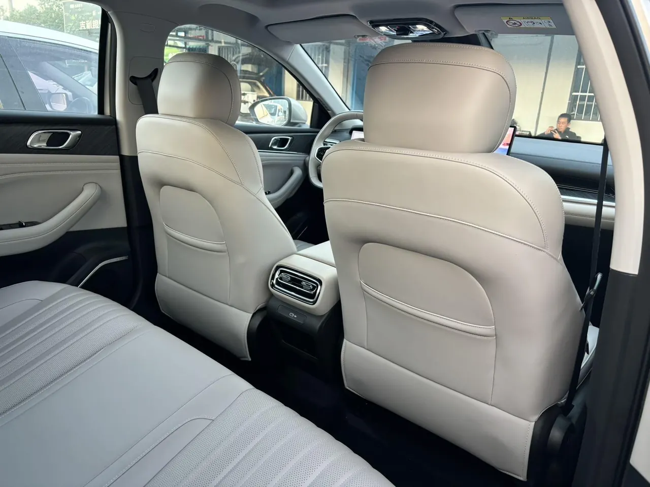 Geely Galaxy 2025 xingyao 6 EM-i 1.5 125km exploration version automatic gear 5