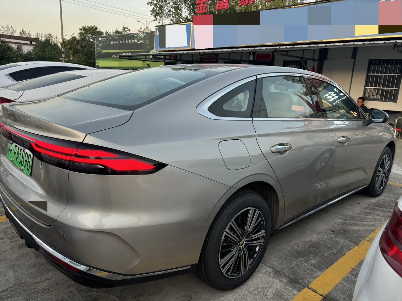 Geely Galaxy 2025 xingyao 6 EM-i 1.5 125km exploration version automatic gear 7