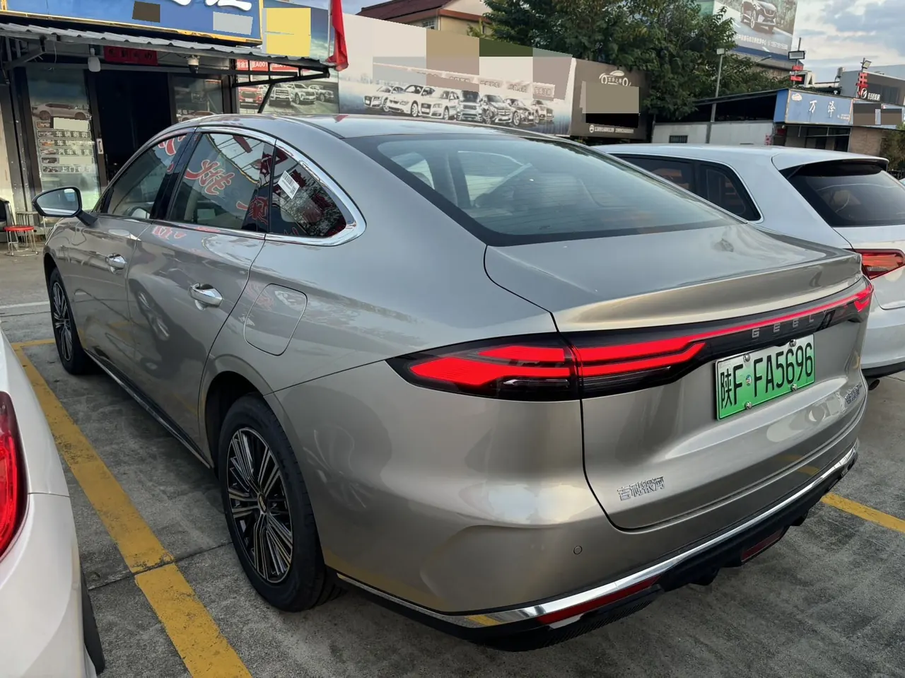 Geely Galaxy 2025 xingyao 6 EM-i 1.5 125km exploration version automatic gear 8