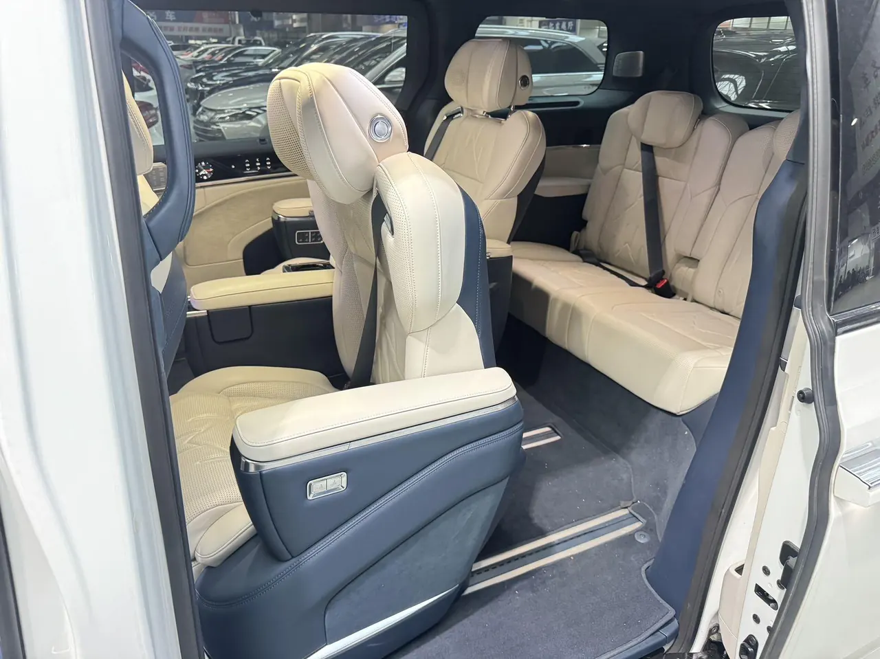 Zeekr 2024 Zeekr 009 six-seat executive version four-wheel drive 108kWh automatic gear 5