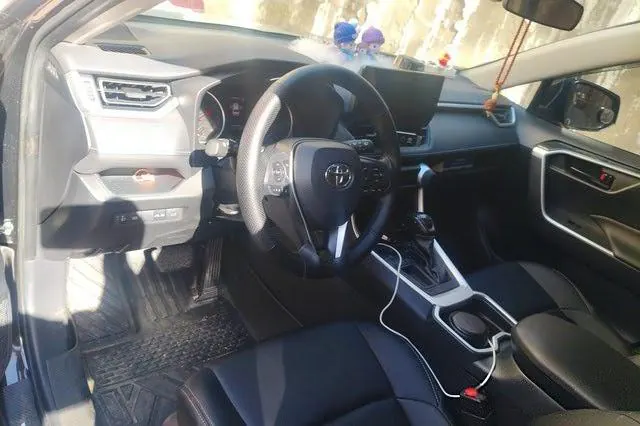 Toyota 2024 Wilanda 2.0 Stepless Two-Drive Leading Edition Automatic Gear 3