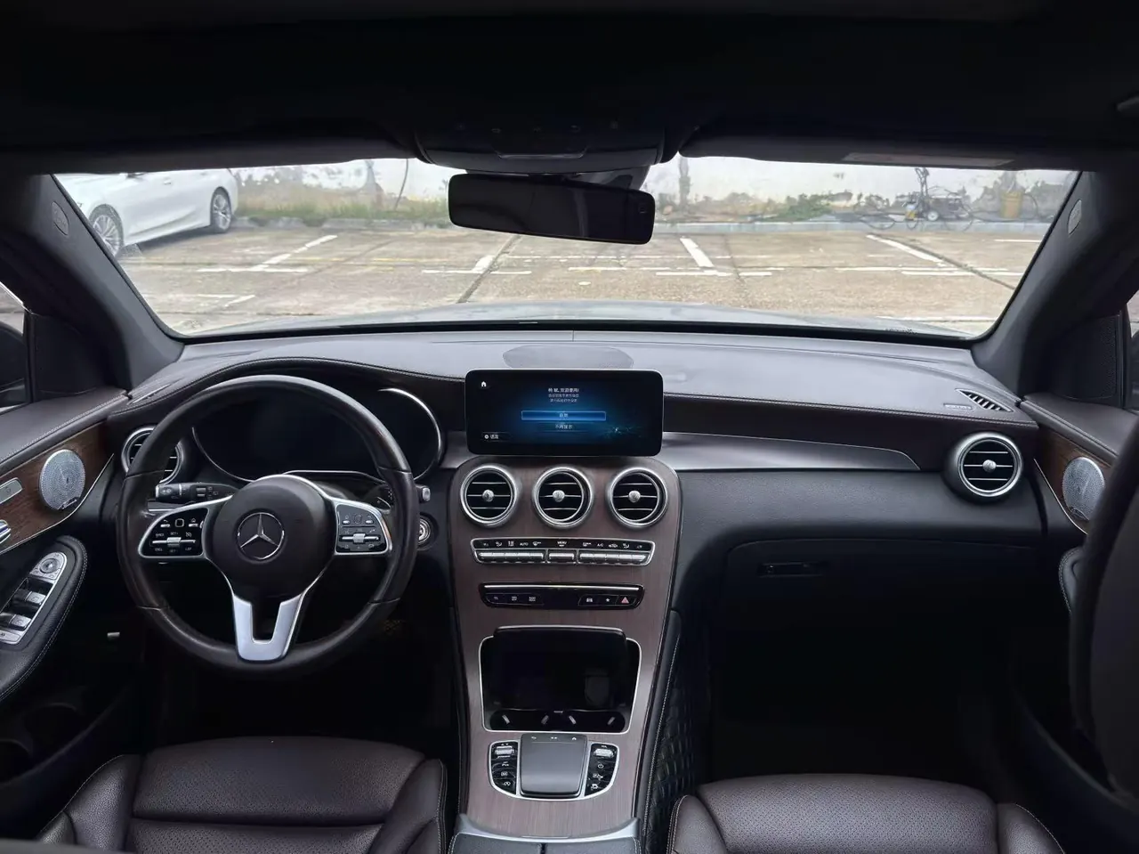 Mercedes Benz 2022 GLC 260 L 4MATIC 2.0T Luxury (Change 2) Automatic Gear 3