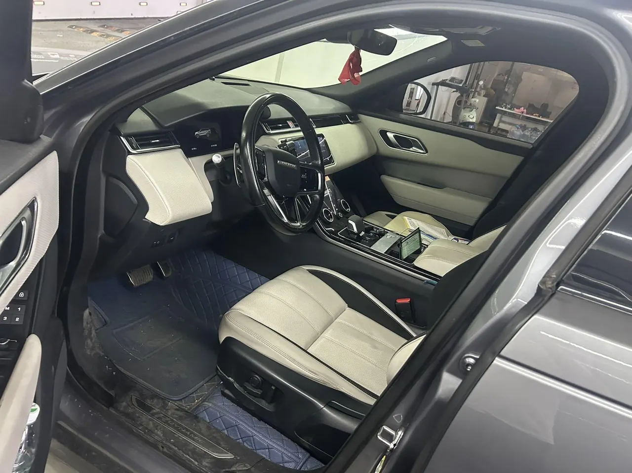 Land Rover Range Rover Star Vein (Imported) 2021 Range Rover Star Vein 2.0T P250 Black Collector's Edition Automatic Gear 6