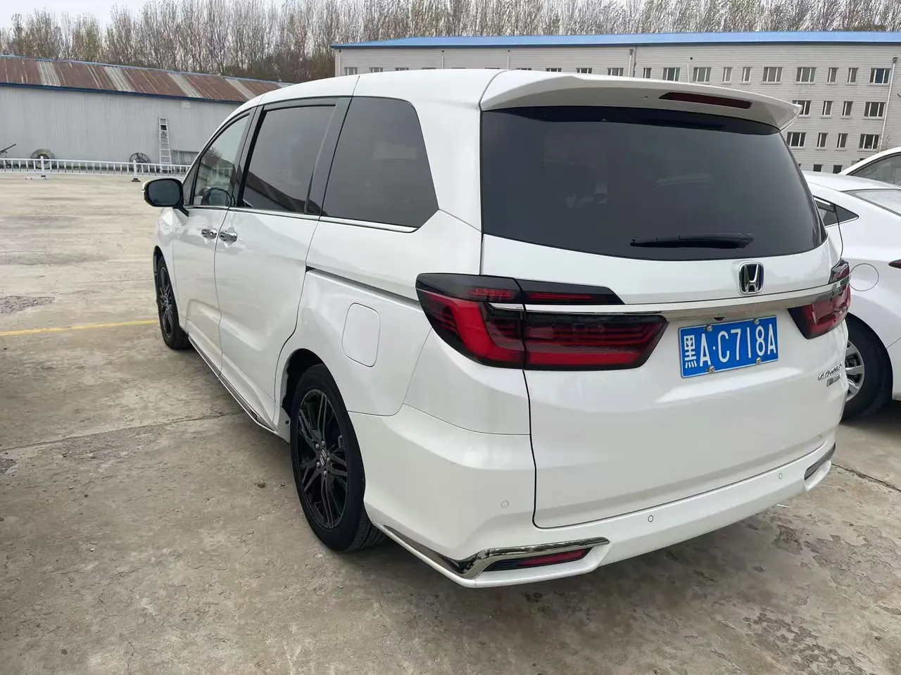 Honda 2022 Odyssey Hybrid 2.0 Stepless Sharp and Glory Edition Automatic Gear 6