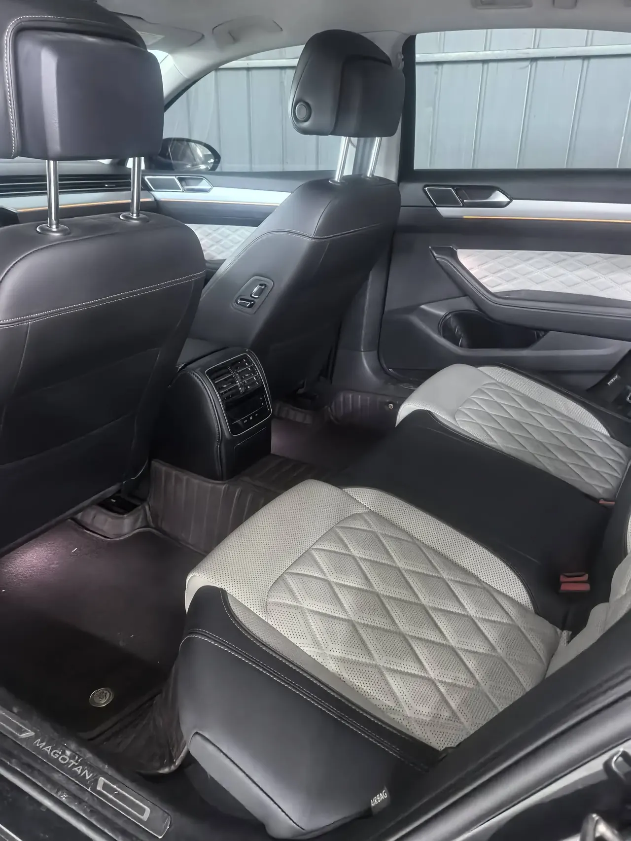 Volkswagen 2025 Magotan 2.0TSI 330TSI 2 million luxury automatic gear 5