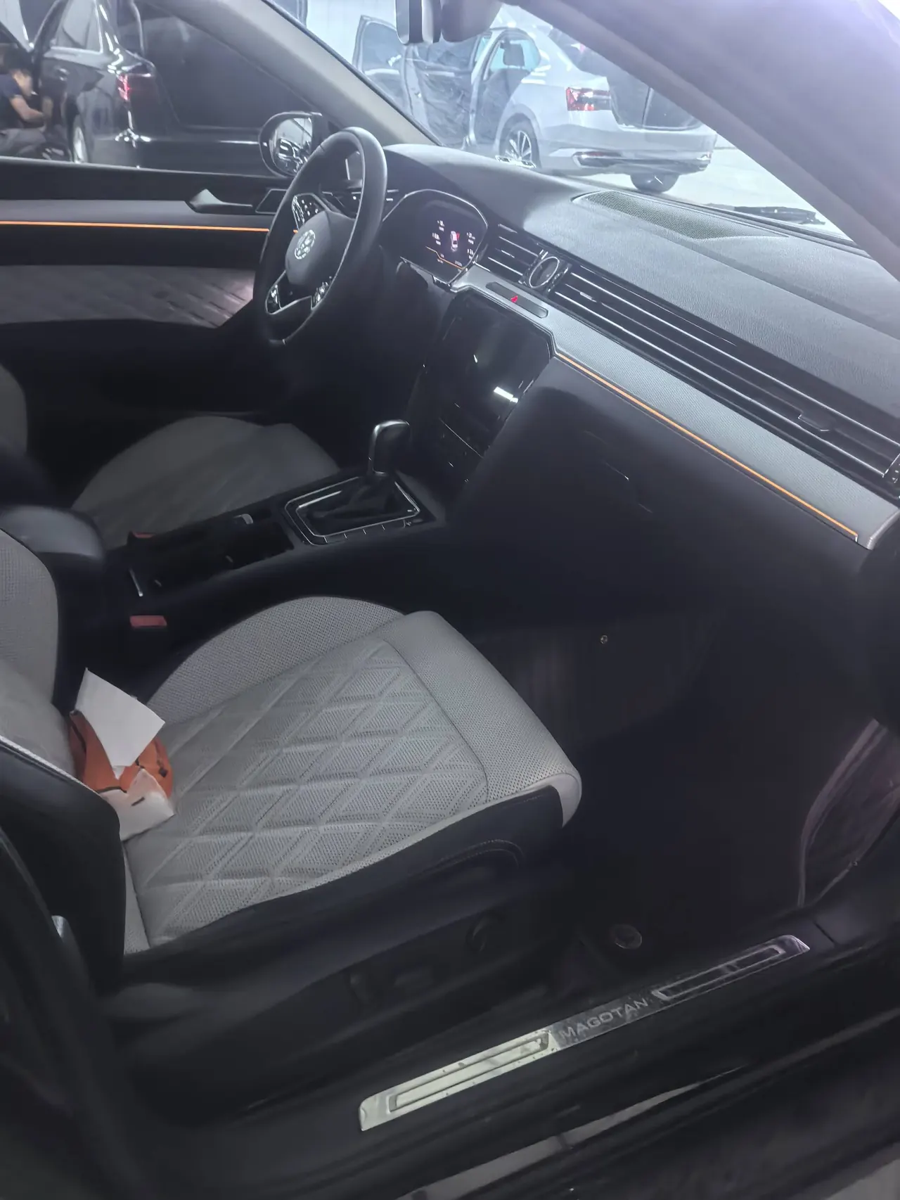 Volkswagen 2025 Magotan 2.0TSI 330TSI 2 million luxury automatic gear 6