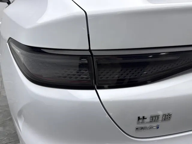 BYD 2025 seals 05 DM-i 1.5 stepless smart driving version 120KM flagship automatic gear 10