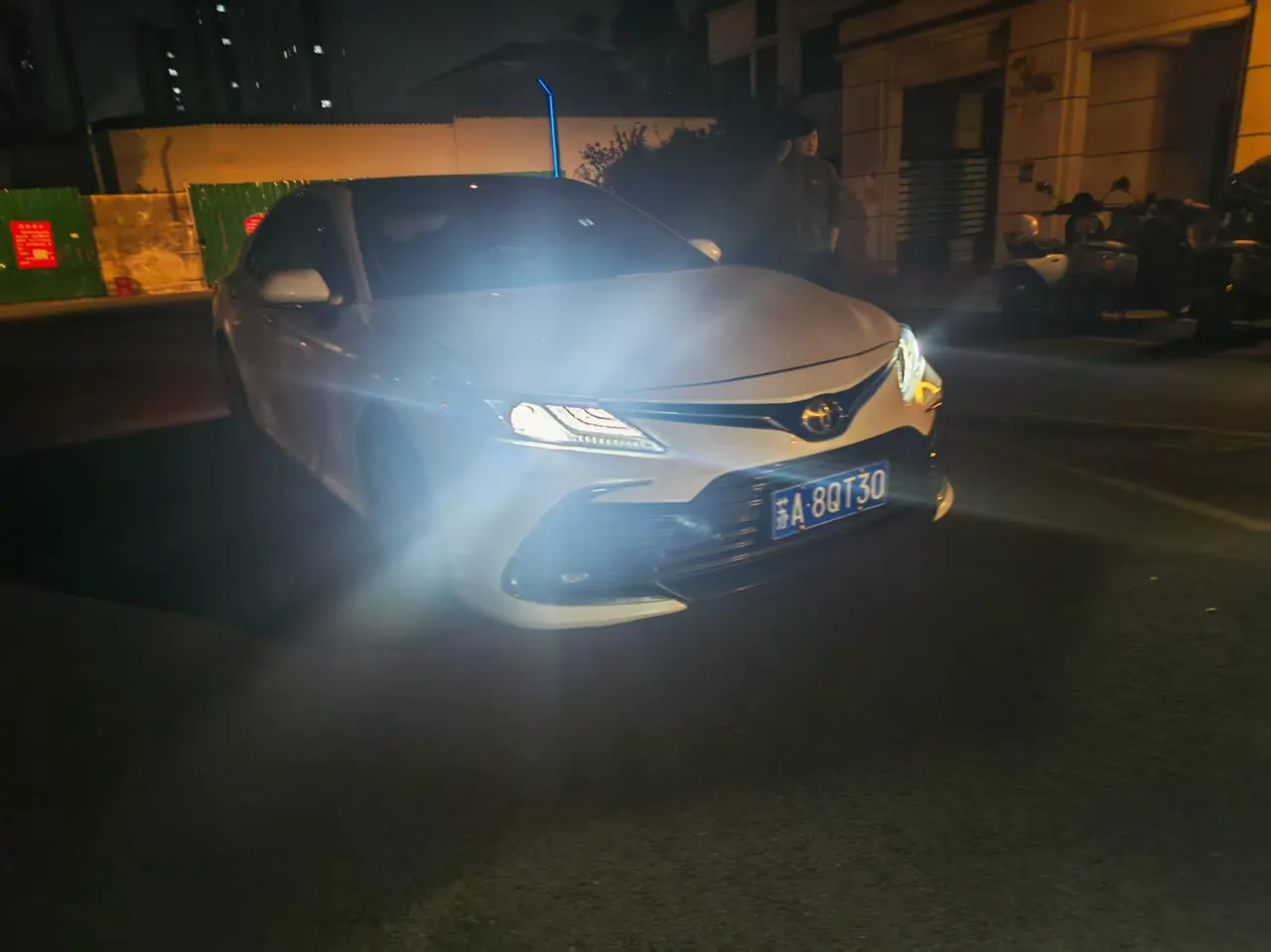 Toyota 2021 Camry 2.5G Deluxe Edition Automatic Gear 2