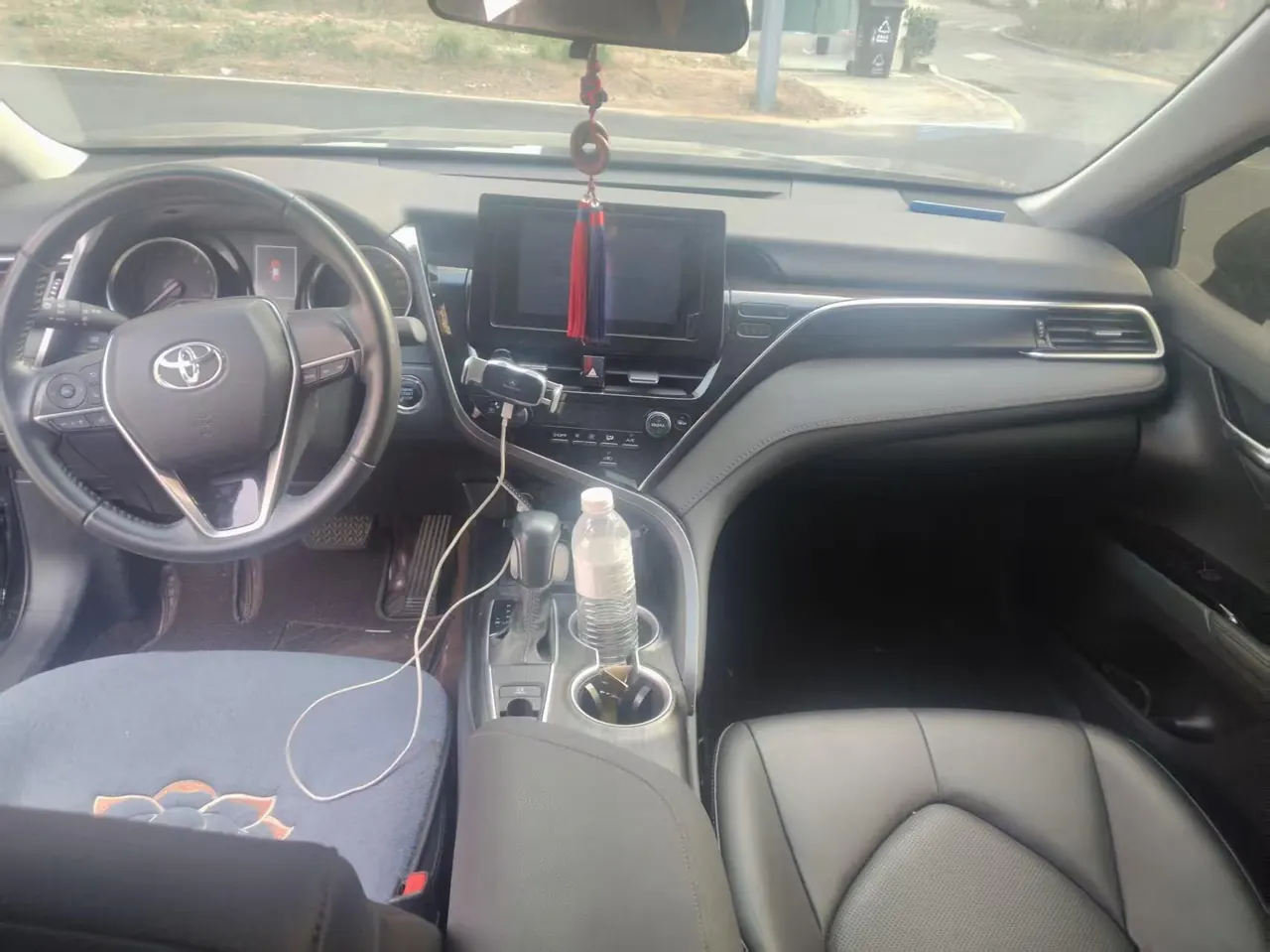 Toyota 2023 Camry 2.0GVP Stepless Leading Edition Automatic Gear 4