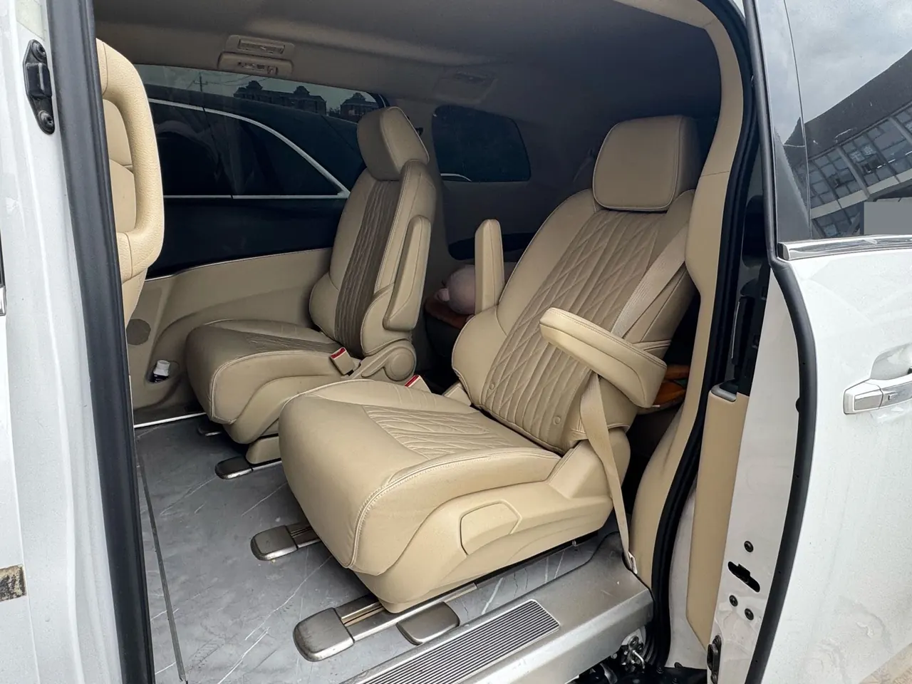 Buick 2023 GL8 Land Business Class 48V 2.0T 652T Luxury Automatic Gear 6