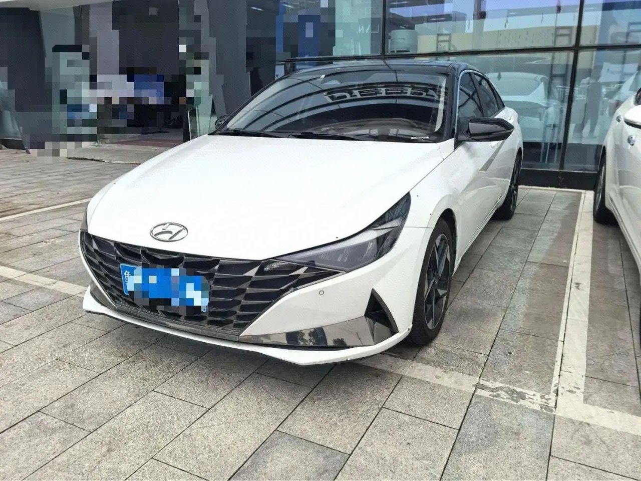 Hyundai 2022 Elantra -3-compartment 1.5 stepless LUX premium automatic gear - View 1