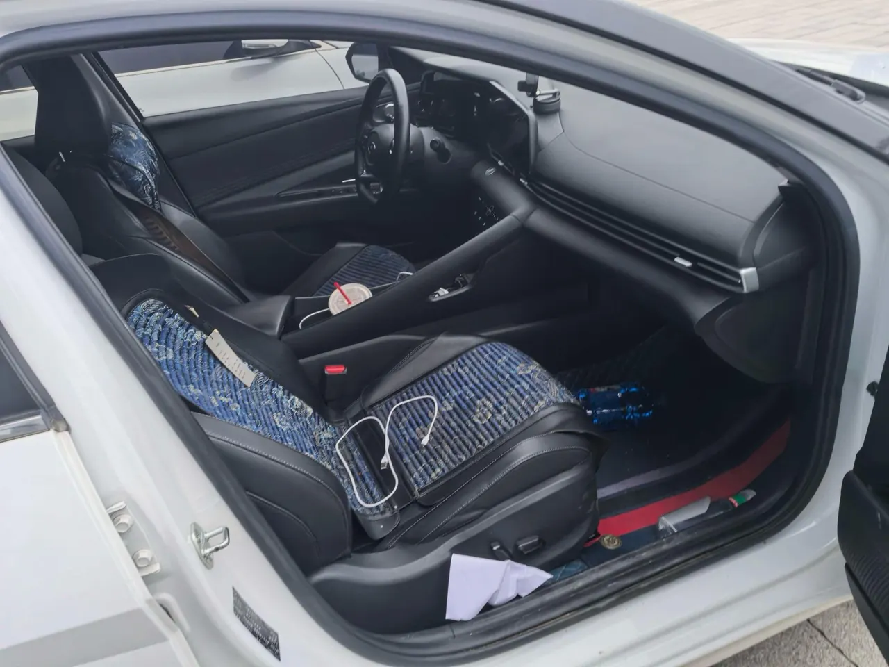 Hyundai 2022 Elantra -3-compartment 1.5 stepless LUX premium automatic gear 2