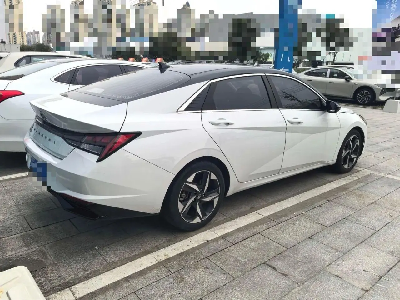 Hyundai 2022 Elantra -3-compartment 1.5 stepless LUX premium automatic gear 5