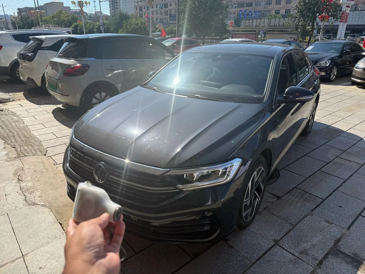 Volkswagen 2023 Sagitar 1.5TSI 300TSI Exceed Edition Automatic - View 1