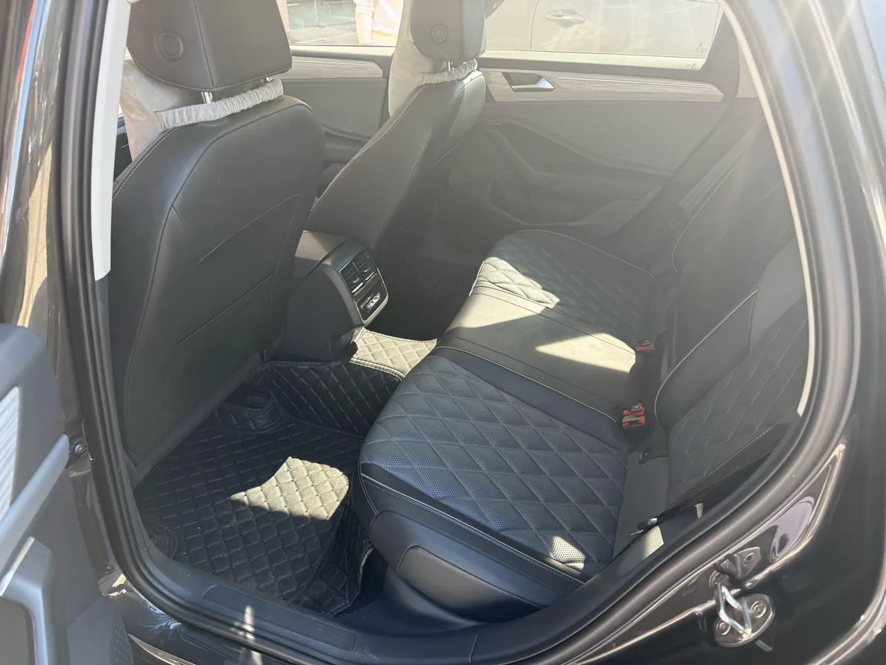 Volkswagen 2023 Sagitar 1.5TSI 300TSI Exceed Edition Automatic 3