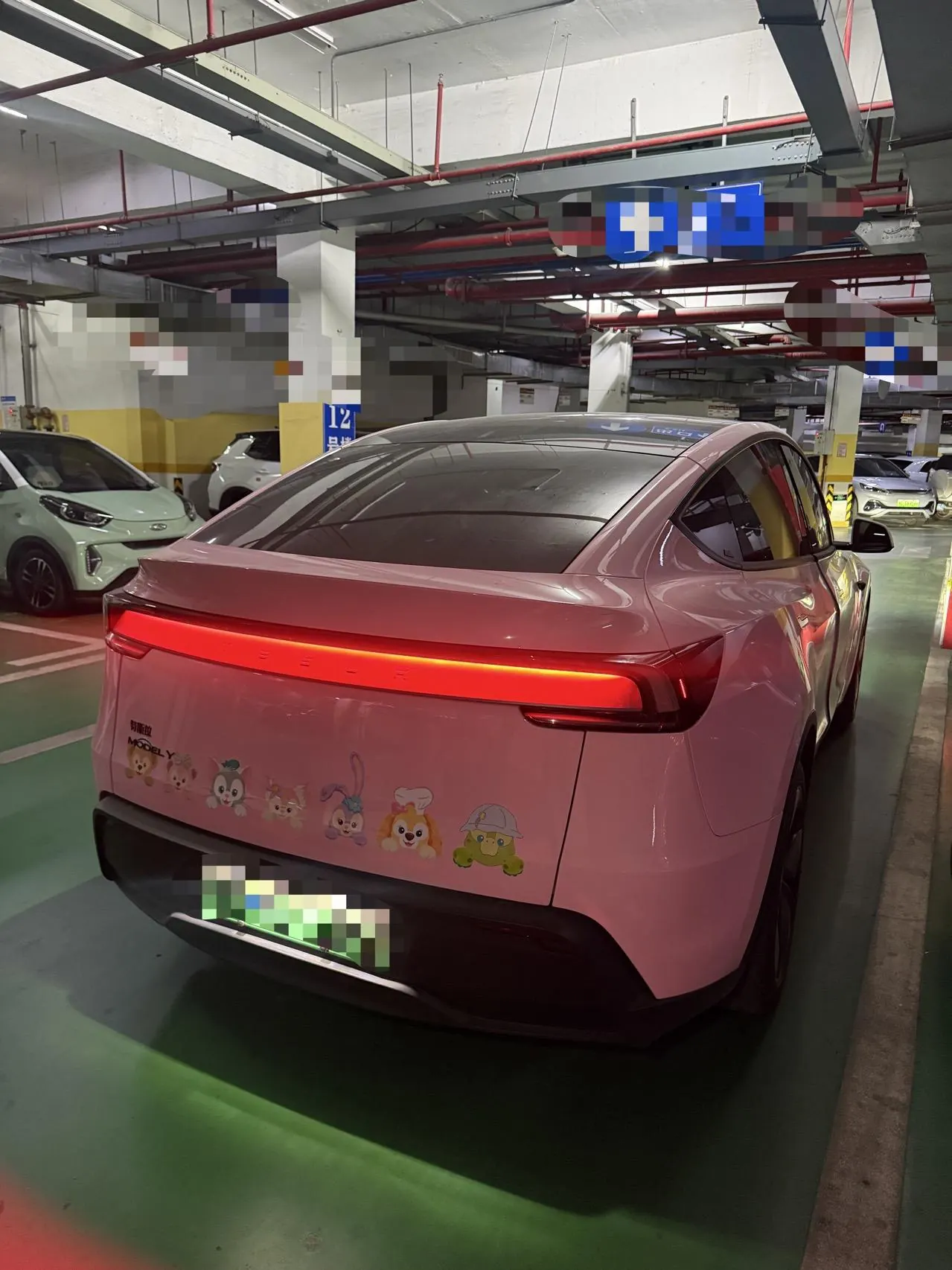 Tesla 2026 Model Y Rear-Wheel-Drive Automatic 6